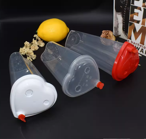 Venta al por mayor 500ml 700ml vasos transparentes de plástico desechables en forma de corazón con tapas de tapón de corazón para beber en frío té de burbujas Boba - Product Image 5