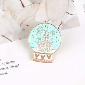 เข็มกลัดสัญลักษณ์รูปสวนสนุกสำหรับสะสมของที่ระลึกงานประดิษฐ์โลหะตามสั่ง - Product Image 3