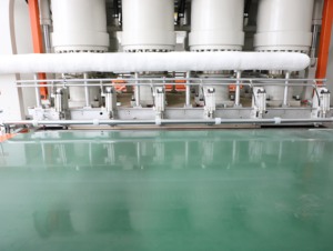 Ligne de production de bois SCP3 pressage à chaud de panneau de trinitrotoluène avec du papier de mélamine - Product Image 2