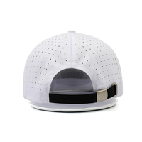 Casquette Snapback Luxe Personnalisée pour Hommes, 7 Panneaux, Patch en Caoutchouc, Résistante à l'Eau, Perforée par Découpe Laser, avec Sangle en Cuir
