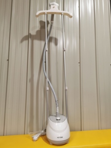 Vaporizador <span class=keywords><strong>Vertical</strong></span> <span class=keywords><strong>de</strong></span> Ropa <span class=keywords><strong>de</strong></span> 1.8L, Calentamiento Rápido, Inalámbrico, para Ropa, Cortinas, Vestidos, Plancha Eléctrica - Product Image 5