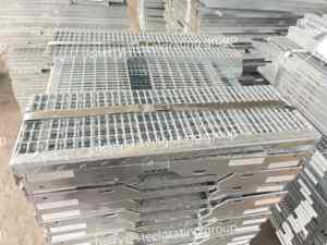 Kisi baja batang bergerigi 32*5mm kustom celup panas galvanis untuk jalur jalan Modern struktur konstruksi tahan lama kisi logam - Product Image 5