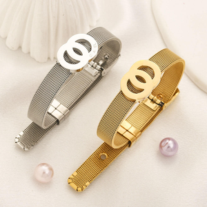 2026 Hochwertiges Designer-Luxusarmband mit Diamantenbesatz, modisches Party-Armband mit Buchstabenanhänger - Product Image 6