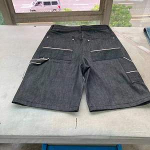 Shorts en jean japonais vintage à jambe large avec logo personnalisé, coupe arrière incurvée, style streetwear, haute qualité, décontracté, cargo - Product Image 1