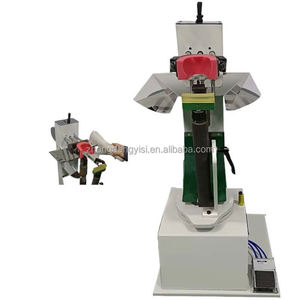 Machine à coudre motorisée pour la fabrication de chaussures en cuir, pour la pose latérale de la semelle - Product Image 6
