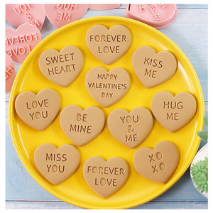 Safran 10 pièces en forme de coeur Cookie Stamp and Cutter Set Valentine Pink Cutters pour les produits de boulangerie en plastique durable - Product Image 2