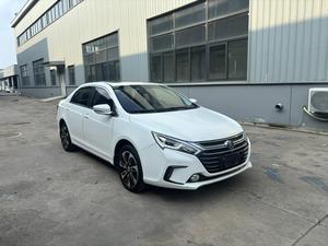 BYD Qin <span class=keywords><strong>DM</strong></span> 2015 1.5T Dual Crown Flagship Edition Híbrido Sedán EV PHEV Usado, Fabricado en China - Product Image 3