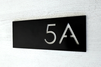 Panneaux Braille ADA Personnalisés, Panneaux de Signalisation, Plaques de Porte, Plaques de Numéros de Bureau, Plaques de Numéros de Chambre d'Hôtel, Plaques de Numéros pour Magasins, Bars et Maisons