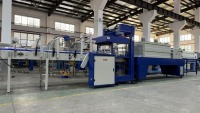 Machine d'emballage automatique pour bouteilles d'eau minérale en plastique, avec film rétractable pour petites boissons liquides