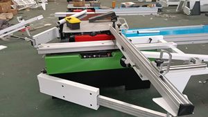 Scie à panneaux économique et peu encombrante de 1600 mm - Machine de découpe du bois à table coulissante professionnelle pour les petits ateliers - Product Image 2