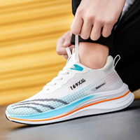 Chaussures de course ultra-légères pour hommes et femmes, empeigne en mesh, baskets tendance, style de marche en plein air, chaussures de sport