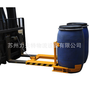 Elevador de bidones para bidones de plástico de 200L, montacargas eléctricos, diámetro máximo de 585 mm, material HDPE - Product Image 4