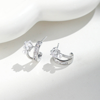 KAVNAR Boucles d'oreilles en laiton plaqué or blanc, argent 925, étoile CZ, perle élégante pour femme