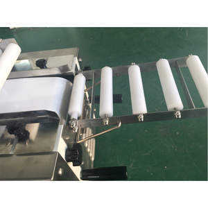 Machine à découper les biscuits commerciale, petite, 50 pièces/min, largeur de la bande 240 mm, <span class=keywords><strong>pour</strong></span> la découpe de pâte à biscuits et de biscuits. - Product Image 3