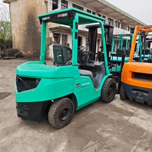 Montacargas Diésel Mitsubishi de 3.5 Toneladas de Segunda Mano, Motor Diésel, 4 Ruedas, Ecológico, Marca Japonesa, Capacidad de Carga de 3500 kg, Bajo Consumo - Product Image 3