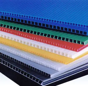 Kunststoff Wellpappe-Bogen PP hohle Polycarbonat-Platte Bogen Produktionslinie PP-Hole-Bogen-Maschine