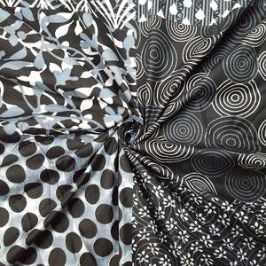 Tela de Algodón Estampada COTSILER Color 10, 42 Pulgadas de Ancho, Ligera, con Patrón Geométrico Abstracto para Vestidos y Blusas de Verano - Product Image 4