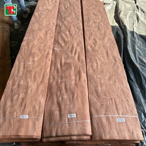 Plaque de placage en bois de <span class=keywords><strong>noyer</strong></span>, touche en érable, portes intérieures en chêne, placage <span class=keywords><strong>massif</strong></span> pressé à chaud, revêtement mural en lattes de bois 3D, placage - Product Image 1