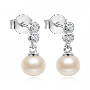 Élégantes boucles d'oreilles clous en cuivre avec perles d'eau douce et zircon, bijoux pour femme, cadeau de mariage ou de mariée - Product Image 1