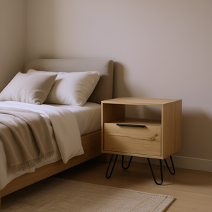 Comodino in Rovere Chiaro con 1 Ripiano e 1 Cassetto, Arredamento Moderno per Camera da Letto, Design in Legno Massello, Stile Contemporaneo - Product Image 2