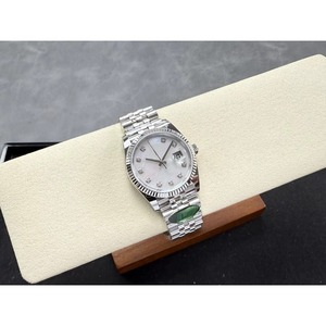 Reloj mecánico de primera calidad, platino y acero inoxidable perfectamente integrados para presentar un efecto visual sofisticado y noble. - Product Image 2