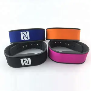 Factory Price Mifare Classic 4k Band Dual Colors Nfc Silicone Rfid Wristband Bracelet Gym Wristband For Swimming Pool