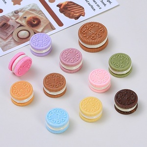 Berbagai Rasa Kue Resin Bulat Berwarna-warni Kue Akrilik Krim Dua Sisi untuk Dekorasi DIY - Product Image 1