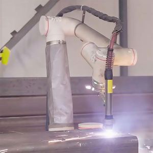 Robot industriel intelligent à 6 axes guidé par la vision HWINT pour la pulvérisation et le revêtement de meubles et le chargement de produits - Product Image 1