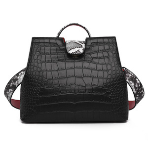 Sacs à main et sacs fourre-tout tendance pour femmes, grands sacs à bandoulière personnalisés par des créateurs de mode - Product Image 1