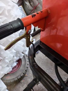 Carretilla Eléctrica de Carga de Acero de 1T con Elevación Hidráulica, Ruedas Neumáticas y Autopropulsión, Triciclo de Transporte para Construcción - Product Image 5
