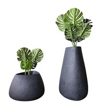 Pot Bunga Besi Modern Berlapis Bubuk untuk Dekorasi Rumah Dalam Ruangan, Desain Minimalis Hitam, Ramah Lingkungan, Warna Dapat Disesuaikan