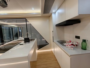 Maison-capsule préfabriquée de luxe en acier galvanisé, hiverisée et étanche, pour lodges alpins/locations saisonnières en hiver - Product Image 4