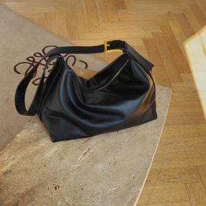 Women's Large Capacity Anti-Theft PU Crossbody <b>Tote</b> <b>Bag</b> Soft Minimalist Style <b>Zip</b> Closure Single Shoulder Handbag Travel - Product Image 3