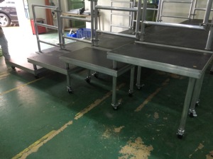 Escenario Portátil Plegable para Coro Móvil, de Aluminio, con Ruedas, para Escuela de <span class=keywords><strong>Canto</strong></span>, Usado, de 18 mm de Grosor, con Soporte para Coro - Product Image 4