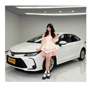 2025 Nuevo en Y Ota C-oRolla Elite Techo corredizo abierto HEV Asiento de cuero 1.8L 2017 Coche de gasolina híbrido para <span class=keywords><strong>Irq</strong></span> Taxi Stock en Dubai - Product Image 2