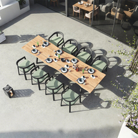 Ensemble de table et chaises de salle à manger d'extérieur en aluminium moderne avec coussins pour villa et bar à domicile