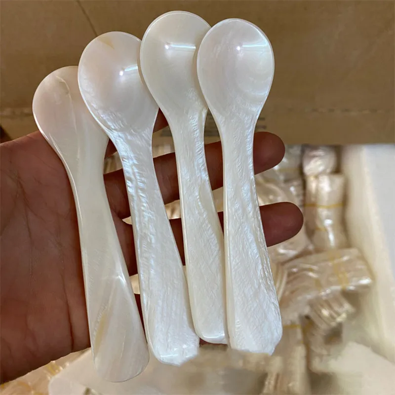 Cuillère blanche 7cm