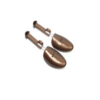 Embauchoirs ajustables en plastique noirs Auspicious Foot Brand Taille 39-46 Vente en gros Protection de chaussures de printemps Bottes Modèle avec logo personnalisé