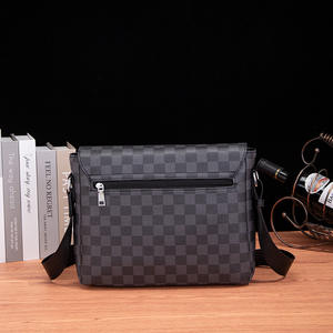 Bandolera de Moda Europea y Americana para <span class=keywords><strong>Hombre</strong></span> con Tapa Abatible de PU con Textura de Cocodrilo, <span class=keywords><strong>Portadocumentos</strong></span> Horizontal Casual a Cuadros - Product Image 3