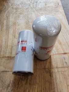 อะไหล่เครื่องจักรก่อสร้าง ไส้กรองน้ำมัน LF9009 สำหรับรถขุดโคมัตสุ PC300/350/360-7/8 ไส้กรองแบบ Spin-On 6742-01-4540 3401544 6D114E-3 QSC8.3 - Product Image 3