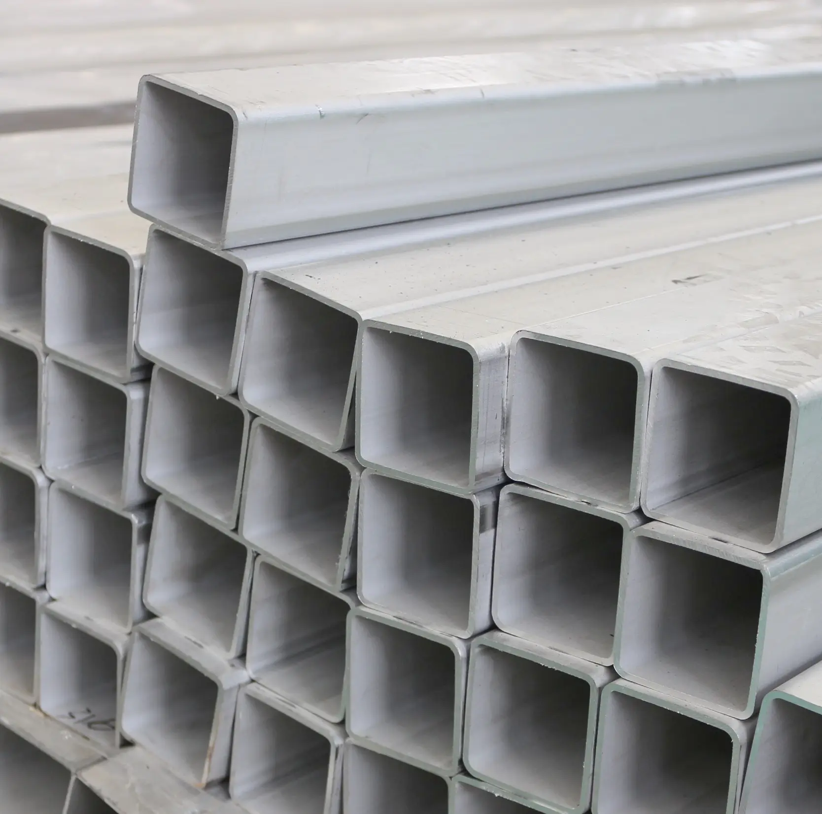 Tubo quadrato in acciaio laminato a caldo di alta qualità venduto direttamente dal produttore tubo quadrato in acciaio zincato