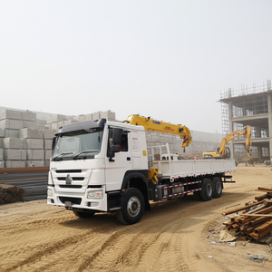 أفضل شاحنة رافعة من مصنع سينوتراك هوو بحمولة 10/12/14/16 طن، شاحنة مزودة برافعة - Product Image 1