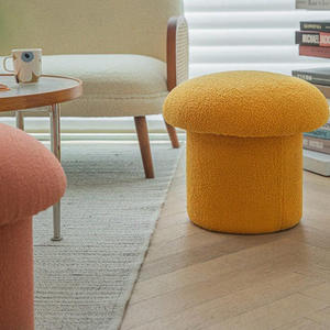 Taburetes nórdicos simples pequeños y bonitos con forma de hongo otomano, taburete cambiante para el hogar - Product Image 5