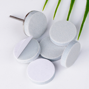 قرص صنفرة 25 من إيفا 50 باللون الأخضر من الألومنيوم لإزالة الكالس والباديكير - Product Image 5