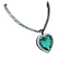 Nuova <span class=keywords><strong>Collana</strong></span> alla Moda con Ciondolo a <span class=keywords><strong>Cuore</strong></span> Esagerato, <span class=keywords><strong>Collana</strong></span> <span class=keywords><strong>Cuore</strong></span> <span class=keywords><strong>dell</strong></span>'<span class=keywords><strong>Oceano</strong></span> con Catena Interamente in Strass, Gioielli da Donna per Clavicola, Vendita all'Ingrosso - Product Image 1