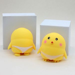 Jouet Squishy Poussin Jaune Super Doux et Moelleux en TPR, Anti-Stress, Cadeau Créatif pour Tous les Âges - Product Image 3