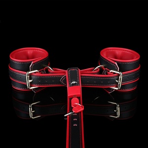 DV9001 Juego de Sujeción de Testículos y Muñecas para Juegos Gay, Correas de Cuero Vegano, Set BDSM para Parejas, Juego de Bondage con Bolsa de Almacenamiento Ideal para Viajes - Product Image 5