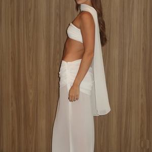 Ensemble deux pièces sexy pour femmes avec logo personnalisé de haute qualité, ensemble élégant pour femmes avec haut à bretelles et jupe pour femmes et filles - Product Image 2