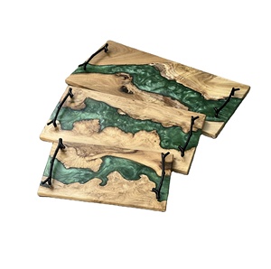 Plateau de service en bois massif à bord vif naturel de la marque LAMA EPOXY avec résine époxy rivière, taille personnalisée, fait à la main, décoration d'intérieur - Product Image 1