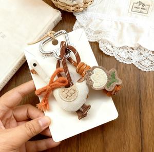 En stock: Llaveros de felpa de dibujos animados con diseño de corazón 3D, bonitos, ecológicos, de tela, con mosquetón, soporte para monedas, colgante para mujer, regalo para niñas, decoración para teléfono - Product Image 3